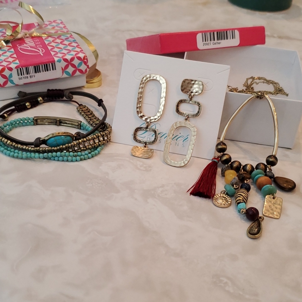 3 piece set: necklace,  earrings &bracelet